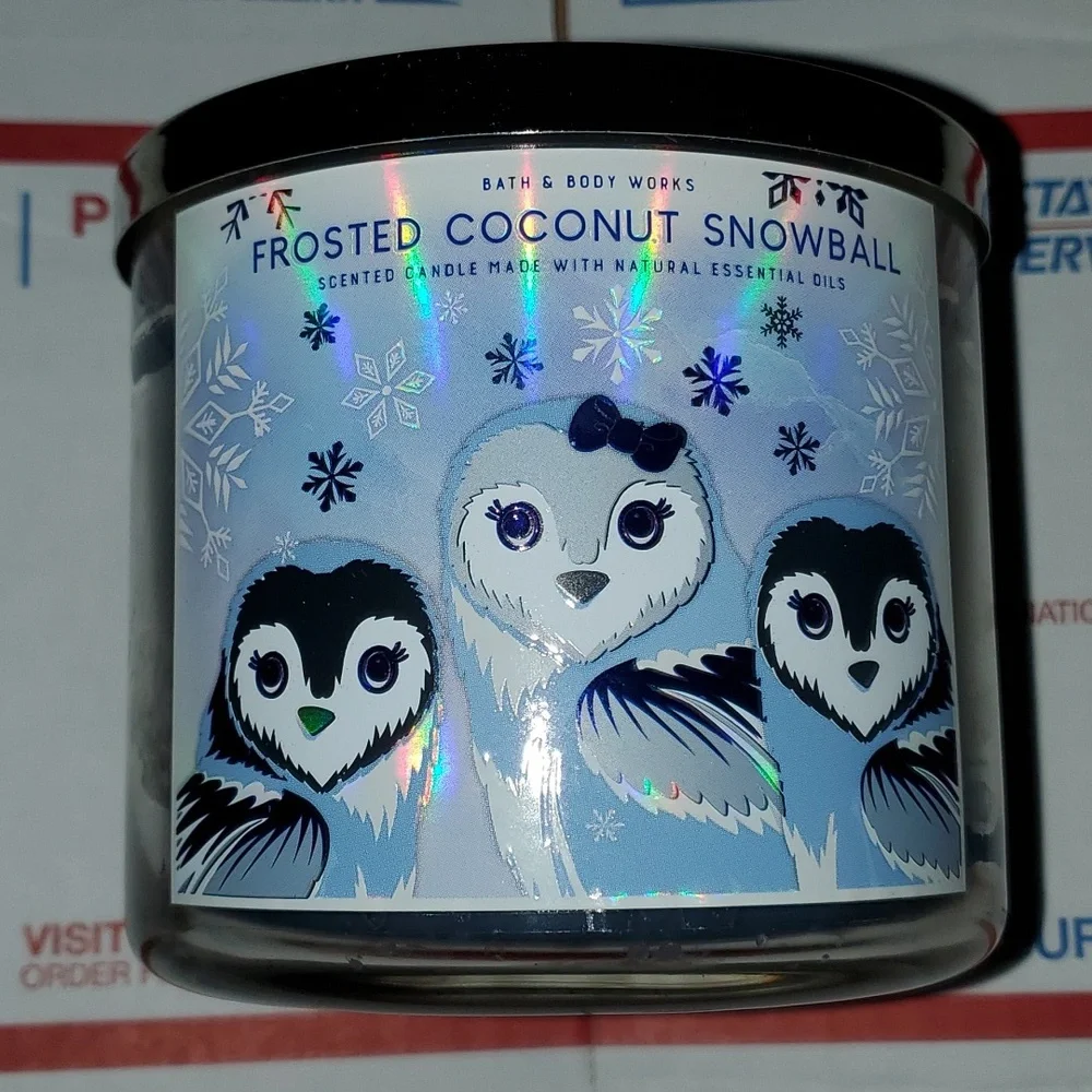 2 X Bath & Body Works 3 Wick Candle Frosted Coconut Snowball 14.5oz BBW - Picture 3 of 8